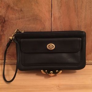 Coach Vintage Black Leather wristlet Wallet